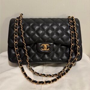 Chanel Jumbo Classic Double Flap bag